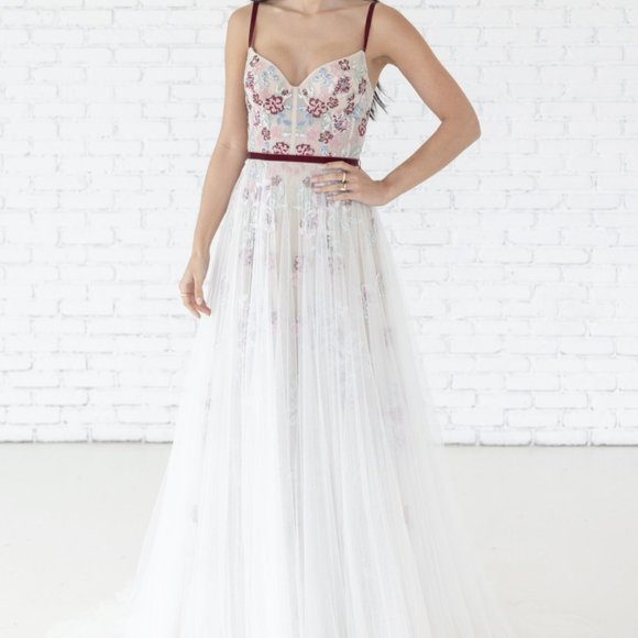 Watters Dresses & Skirts - Willowby by Watters Everheart wedding gown, size 0